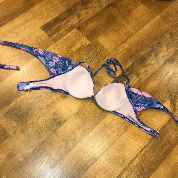 Victoria secret bikini top - Picture 2 of 3